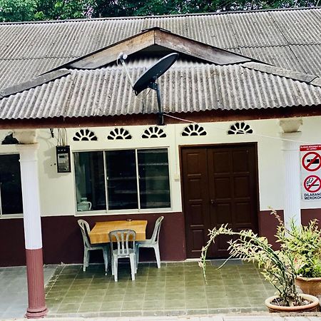 Delimah Guesthouse Kuala Tahan Exterior foto